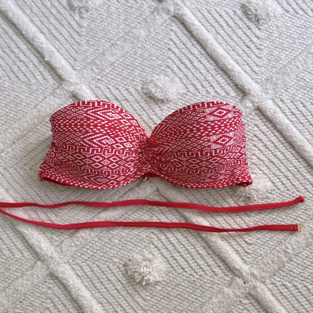 Size Large Bikini Top in Coral